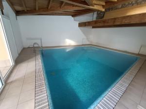 The swimming pool at or close to Hotel Villa Isabella