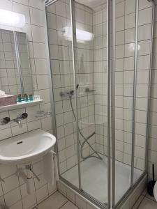 Koupelna v ubytování Hotel Lötschberg