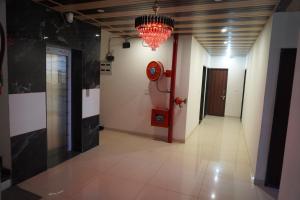 KhātuHotel Raj Hans-500 meter Khatu Shyam Ji Temple的相册照片