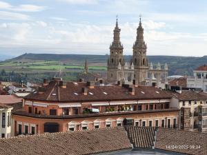 Nespecifikovaný výhled na destinaci Logroño nebo výhled na město při pohledu z apartmánu