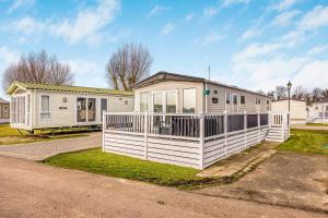 Το κτήριο όπου στεγάζεται  η παραθεριστική κατοικία