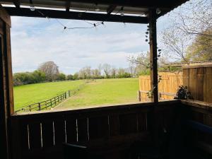 Foto dalla galleria di Rustic Charm Cabin a Naas