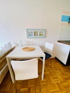 Χώρος καθιστικού στο Chiemsee Apartment Berge mit Tiefgaragenstellplatz
