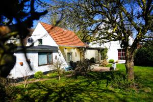 Gemütliches Haus mit großem traumhaften Garten
