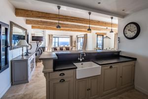 Billede fra billedgalleriet på Villa Soleil d'Or, golfe de St Tropez, vue mer panoramique i Cavalaire-sur-Mer + 38 billeder