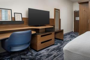 TV a/nebo společenská místnost v ubytování Fairfield Inn & Suites by Marriott Ithaca