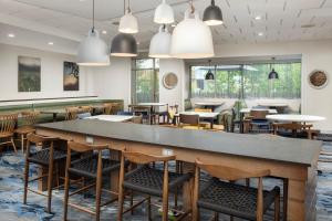 Restaurace v ubytování Fairfield Inn & Suites by Marriott Ithaca