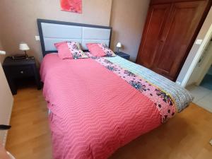 Postel nebo postele na pokoji v ubytování Charming 3-star furnished tourist accommodation in Barr
