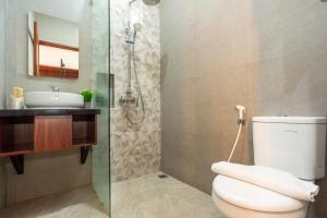 Ein Badezimmer in der Unterkunft Cove Ransha Stay