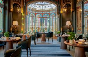 Un restaurant sau alt loc unde se poate mânca la Château Hôtel Grand Barrail