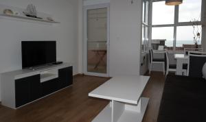 Gallery image of Tuna Apartments in Dobra Voda