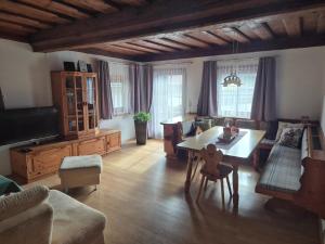 Telewizja i/lub zestaw kina domowego w obiekcie Haus Zedlacher