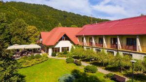 Výhľad na hory alebo výhľad na hory priamo z of the bed and breakfast