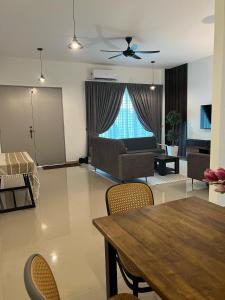 Posezení v ubytování KUANTAN ARIEF's HOMESTAY