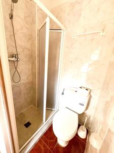 Koupelna v ubytování LÀtic Rooms