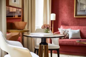 Posezení v ubytování Four Seasons Hotel Milano