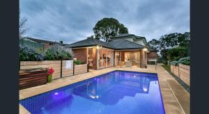 Bazén v ubytování Adelaide Resort 5 Bedrooms swimming Pool nebo v jeho okolí