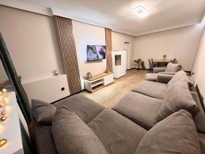 Μια τηλεόραση ή/και κέντρο ψυχαγωγίας στο Wygodne mieszkanie z widokiem na Wisłę