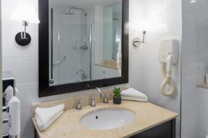 Bilik mandi di Shamrock Lodge Hotel