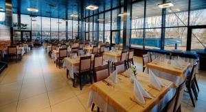 Un restaurant sau alt loc unde se poate mânca la Hotel AquaCity Mountain View