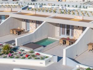 The swimming pool at or close to Illusion Suites