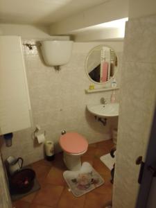 Ένα μπάνιο στο Casa la Rosa