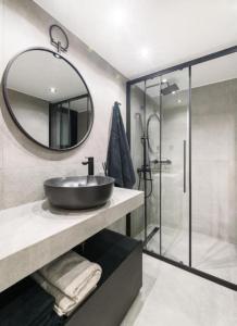 Kúpeľňa v ubytovaní Luxury 3br Home at Hip Pangrati