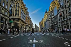Goście zatrzymujący się w obiekcie MyHouseSpain - Modern penthouse close to Gran Via - Big Terrace