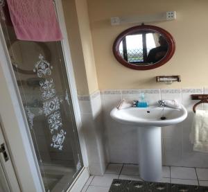 Bany a Seanor House Bed & Breakfast
