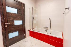 A bathroom at Impressive View 2BR Flat in St Julian's Bay by ArcoBnb