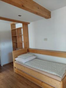 Łóżko lub łóżka w pokoju w obiekcie Apartament u Micka Poronin 5 km od Zakopanego