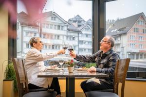 Hosté ubytování Hotel- Restaurant Krone + 20 fotografií