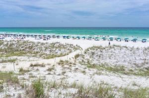 Afbeelding uit fotogalerij van Capri by the Gulf 108 - Beachy Keen Bungalow in Destin