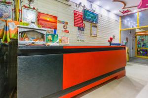 Η κουζίνα ή μικρή κουζίνα στο Hotel O Radhika