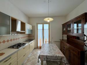 Kuchyň nebo kuchyňský kout v ubytování Versil Vacation
