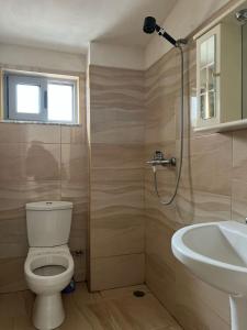 Un baño de Adriatic Escape