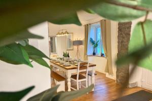 Φωτογραφία από το άλμπουμ του Secluded Hot Tub, Pool, Escape σε Bootle