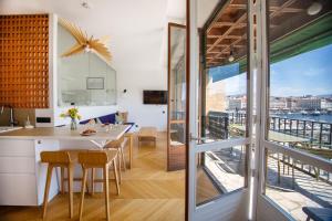Ein Balkon oder eine Terrasse in der Unterkunft Superbe Appartement, vue Notre Dame de la Garde, Vieux port