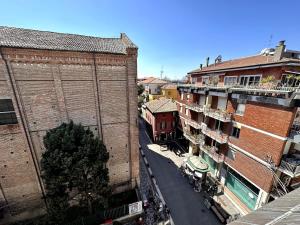 an overhead view of an alley between two buildings at SuiteSigismondo-L'appartamento Più Centrale Di Rimini in Rimini