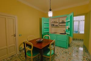 Η κουζίνα ή μικρή κουζίνα στο Residenze Storiche Vestuti