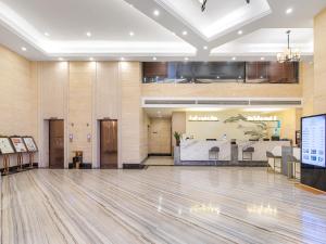 Sjónvarps- og/eða afþreyingartæki á Yancheng Prince Hotel Financial City European Style Flower Street Branch