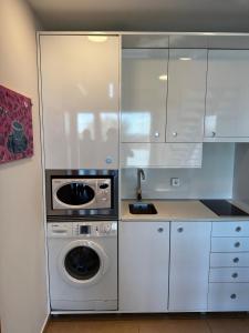 Kuchnia lub aneks kuchenny w obiekcie Loft luminoso Alcorcón M-40 Madrid