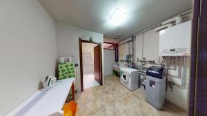 Η κουζίνα ή μικρή κουζίνα στο Casa Arcoiris By Bookinggardalake +24 φωτογραφίες