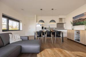 Η κουζίνα ή μικρή κουζίνα στο Hello Zeeland - Veerse Wende - Lamsoor 11 +22 φωτογραφίες