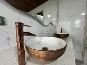Imagen de la galería de Luxury house with Jacuzzi in the Coffee Region, en Pereira