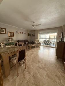 Część wypoczynkowa w obiekcie Apartamento Playa Guardamar del Segura