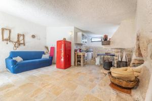 A kitchen or kitchenette at Villa Verdena - Carovigno