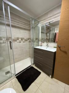 Łazienka w obiekcie Apartamento Playa Guardamar del Segura