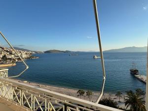 Gallery image of Beachfront 2 Bedrooms Apartment in Sarandë