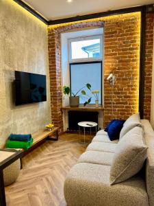 Μια τηλεόραση ή/και κέντρο ψυχαγωγίας στο ART DESIGN APARTMENT 2a